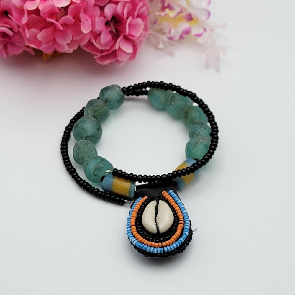 Vintage Bohemian Cowrie Shell Pendant Sea Glass Memory Wire Choker Necklace 18"